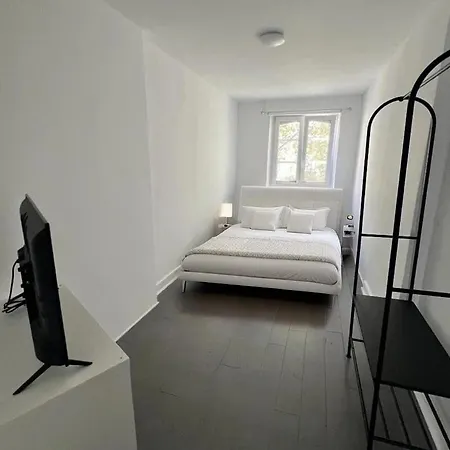 Rive Gauche L Centre - Gare - Aeroport Charleroi